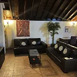 Βίλα With Heated Pool