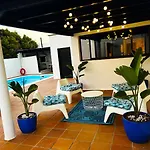 With Heated Pool Βίλα *