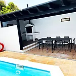 Villa With Heated Pool *