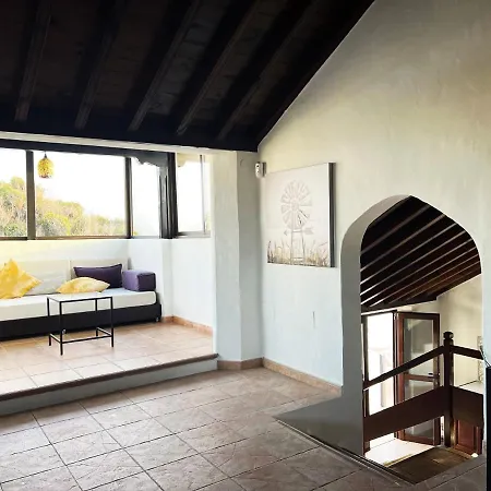 With Heated Pool ヴィラ Nazaret