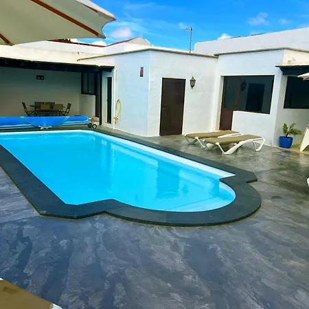 Villa With Heated Pool Nazaret