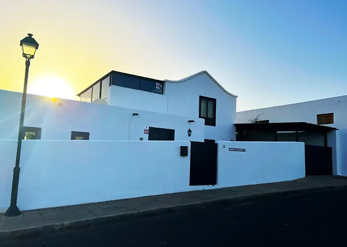 Villa With Heated Pool *