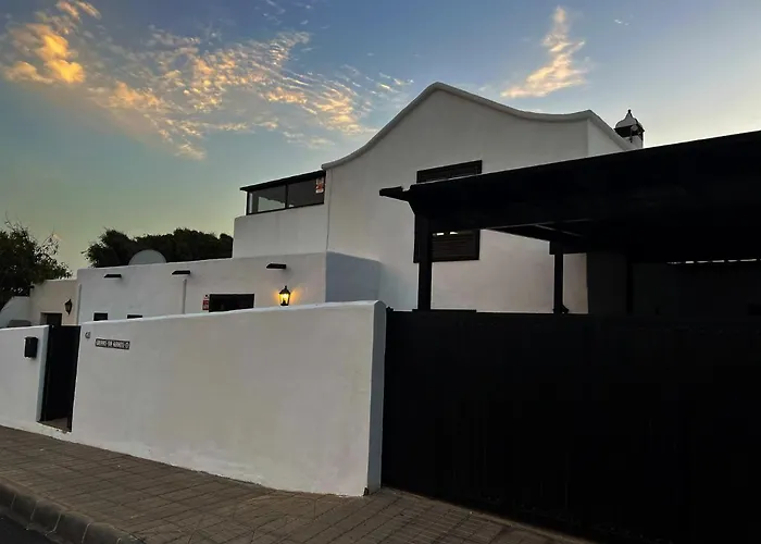 Villa With Heated Pool Nazaret