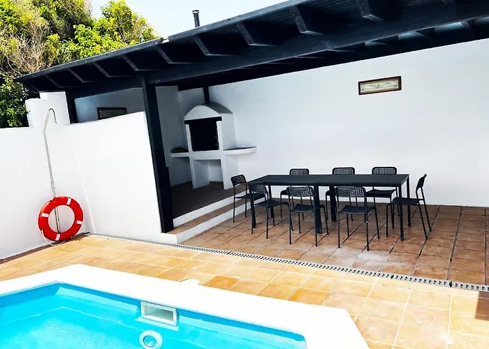 Villa With Heated Pool *