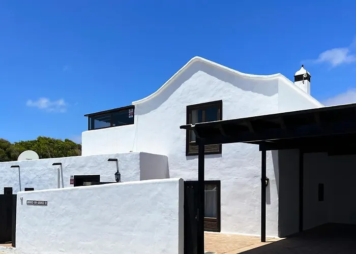 Villa With Heated Pool Nazaret