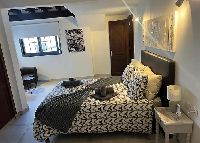 Villa With Heated Pool Nazaret