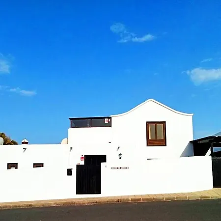 Villa With Heated Pool *